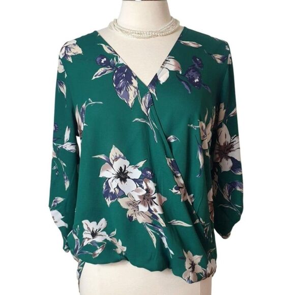 West Kei Womens Draped Surplice M Green White Floral LS Button Detail Festive - Picture 1 of 6